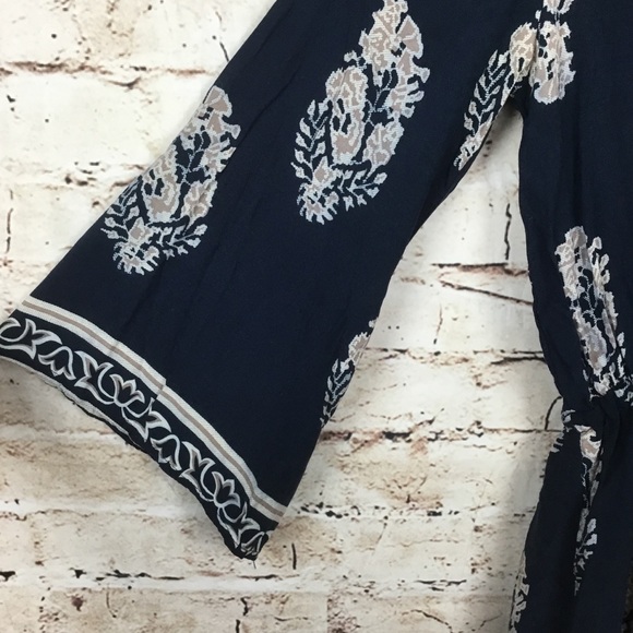 Reverse Floral Bell Sleeve Romper - Picture 4 of 6